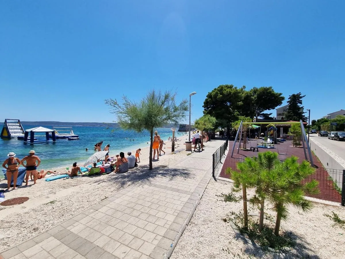 Beach House Oasis Villa Livak Kastela 0*,